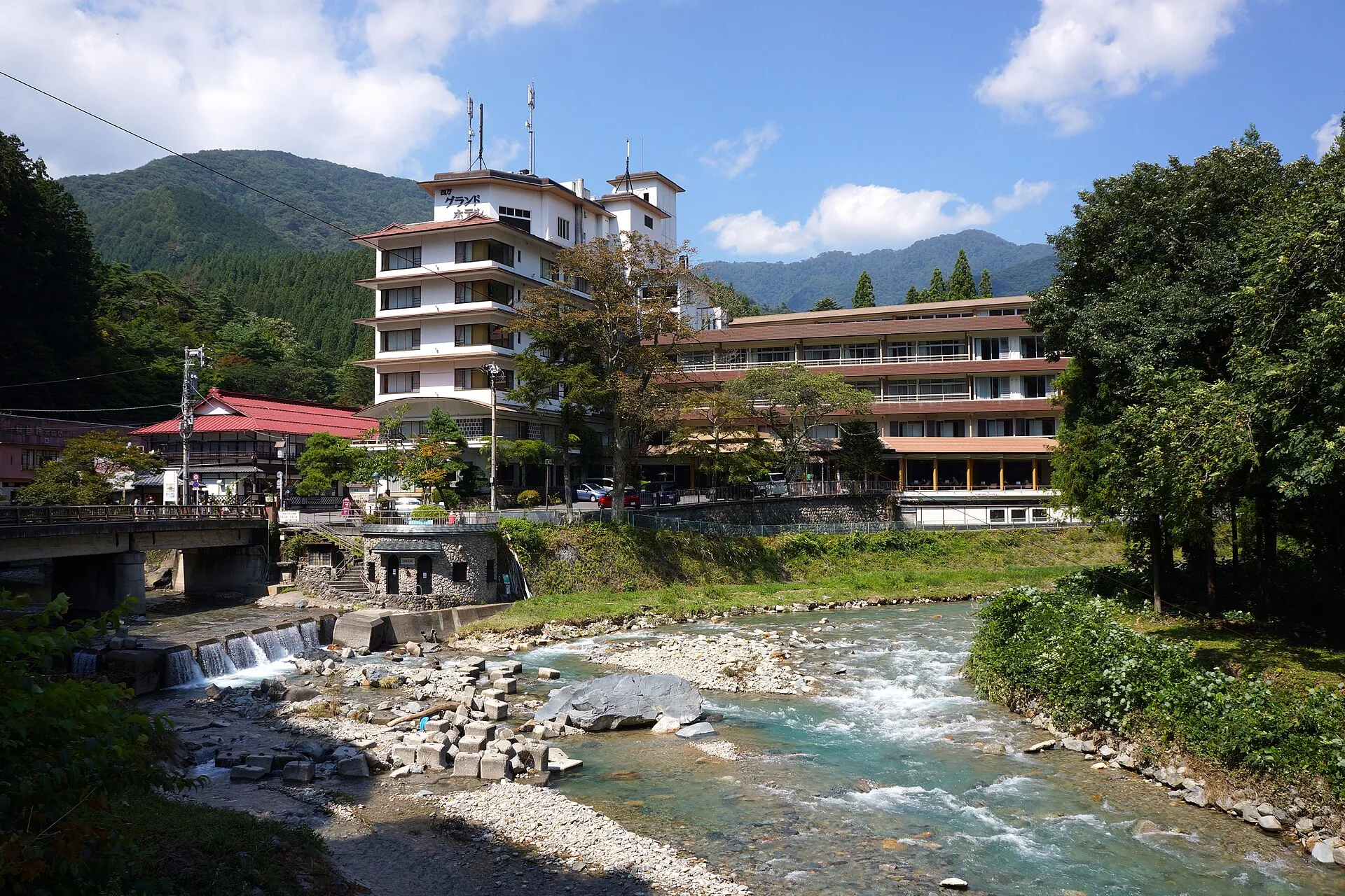 四万温泉の風景
