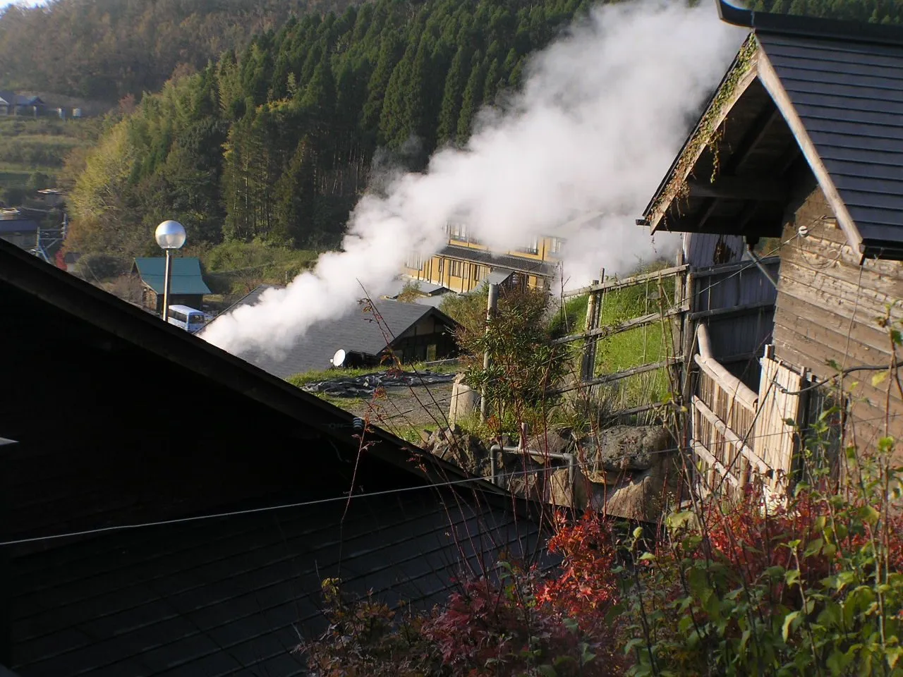 わいた温泉郷の風景