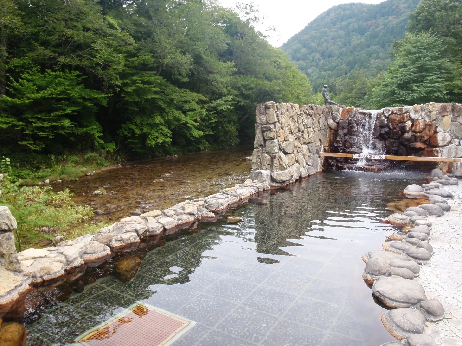 薬研温泉の風景